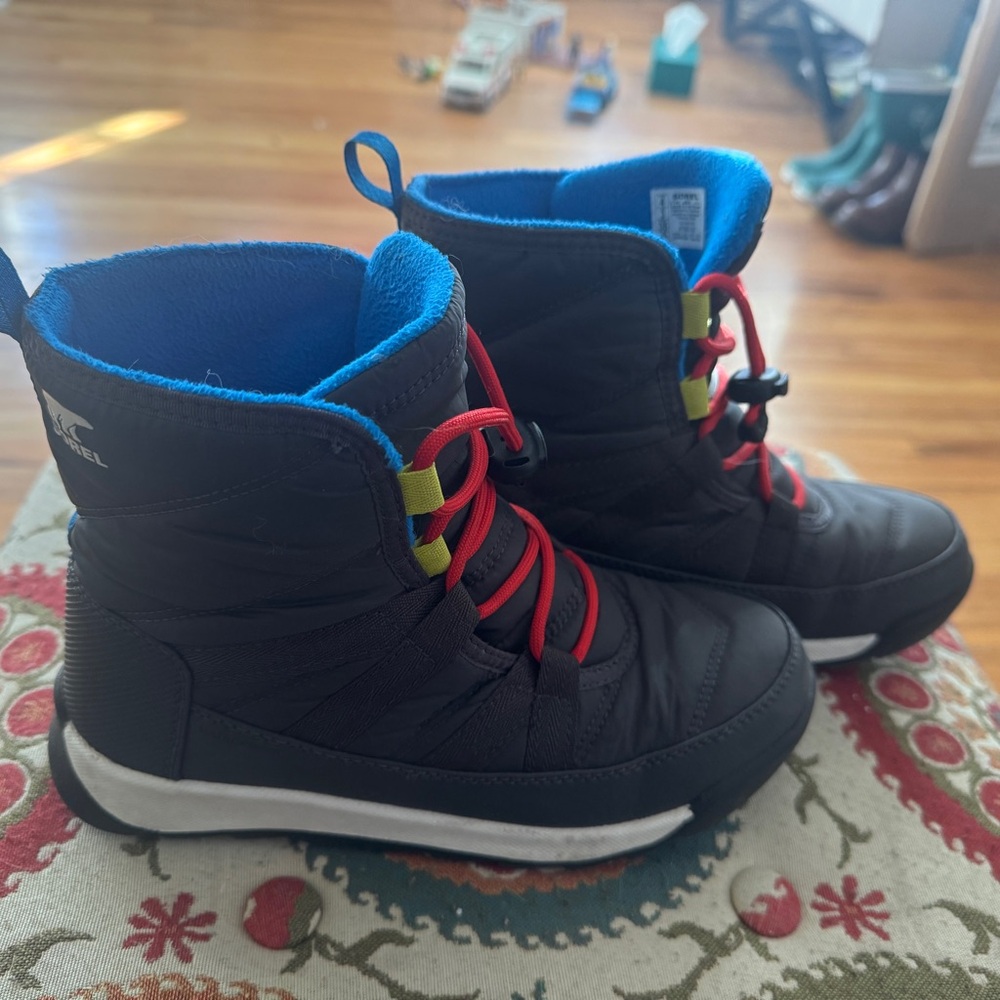 Kids Sorel winter boots - sz 4